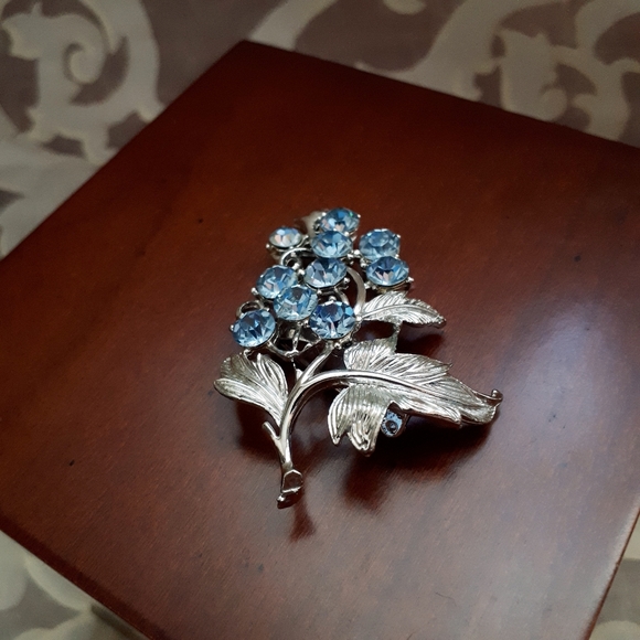 Vintage Lisner grape cluster pin brooch - Picture 4 of 10